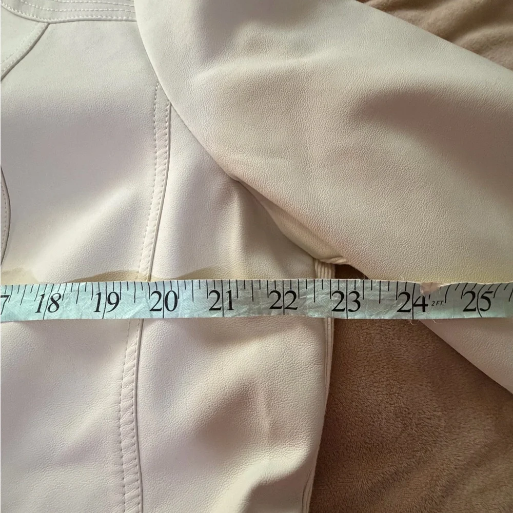 Andrew Marc New York Women's Cream Vegan Leather Jacket with Gold Zippers XL - Picture 5 of 8